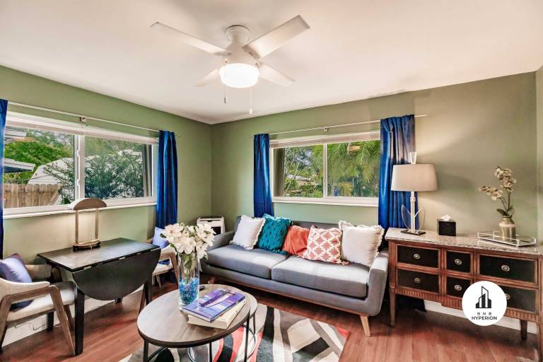 BnB Hyperion Quaint 1BR w Patio & Kitchenette