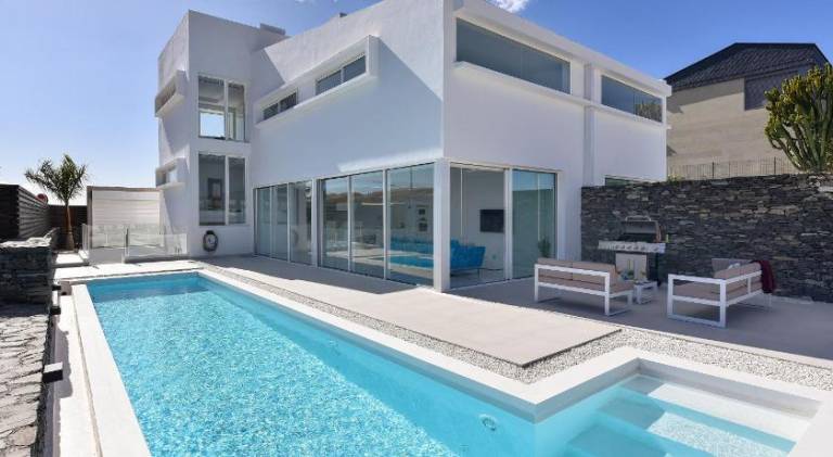 Villa with barbecue, garden & terrace in San Bartolomé de Tirajana