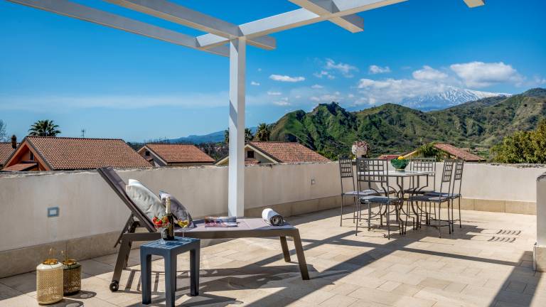Children-friendly charming villa with garden, private pool & terrace | Pool view | Dogs allowed — photo 3