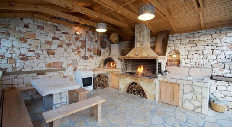 Holiday apartment with garden, BBQ & patio — photo 4