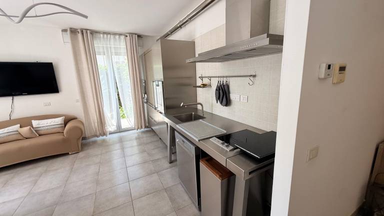 A 50m dal mare con giardino e box — photo 2
