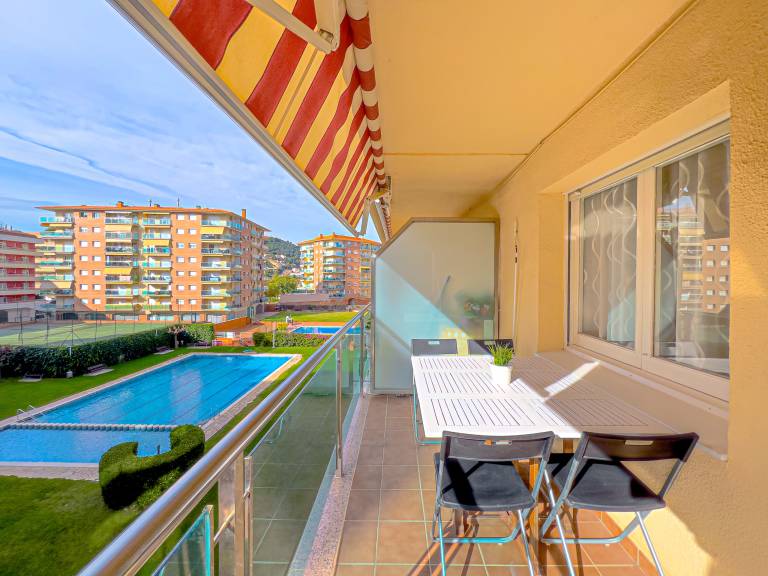 Children-friendly apartment with pool & garden | Next to the beach | Dogs allowed in Santa Susanna