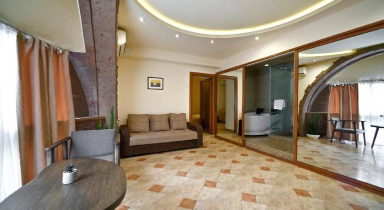 Skyline Hotel Yerevan — photo 2