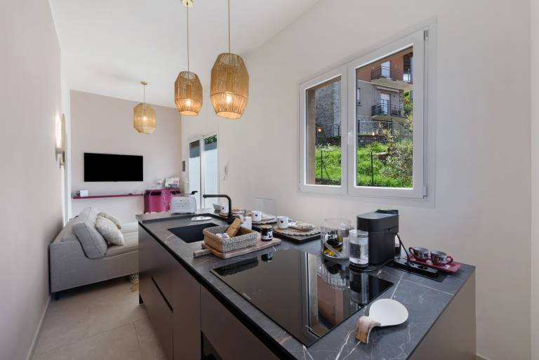 Suite with Garden, Private Parking, and Self-Service Breakfast Included in Como — photo 2