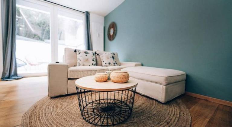 Rental apartment with patio — photo 2