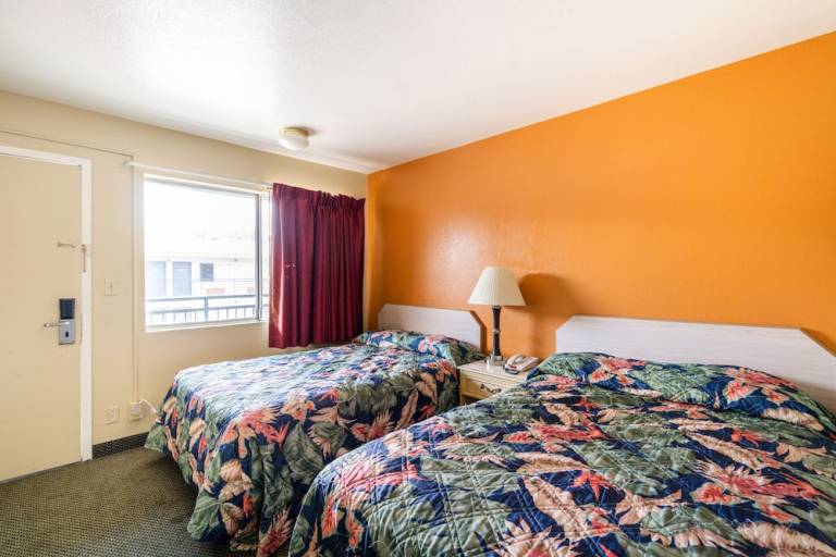 Motel Country Club Hills, Lakeshore Shopping