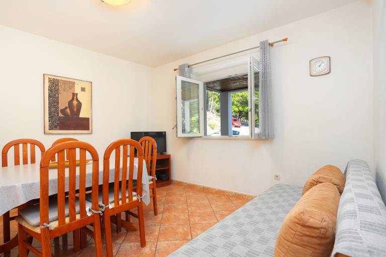 Two bedroom apartment with terrace and sea view Brela, Makarska (A-6688-a) — photo 2