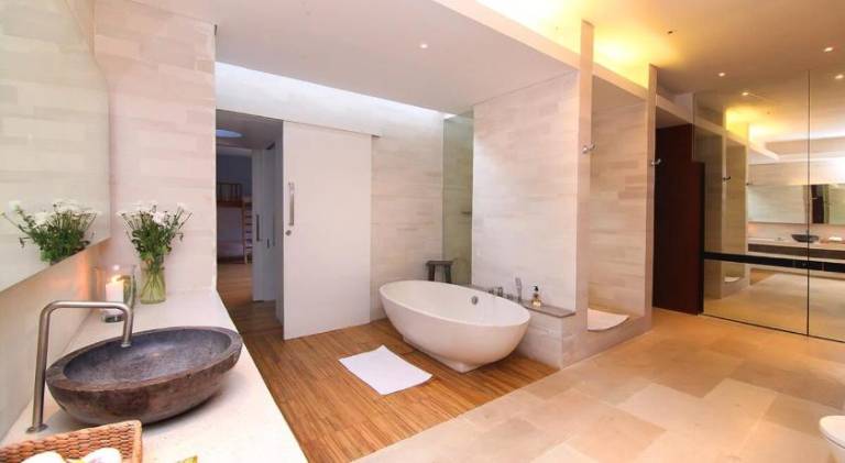 Villa with pool — photo 2
