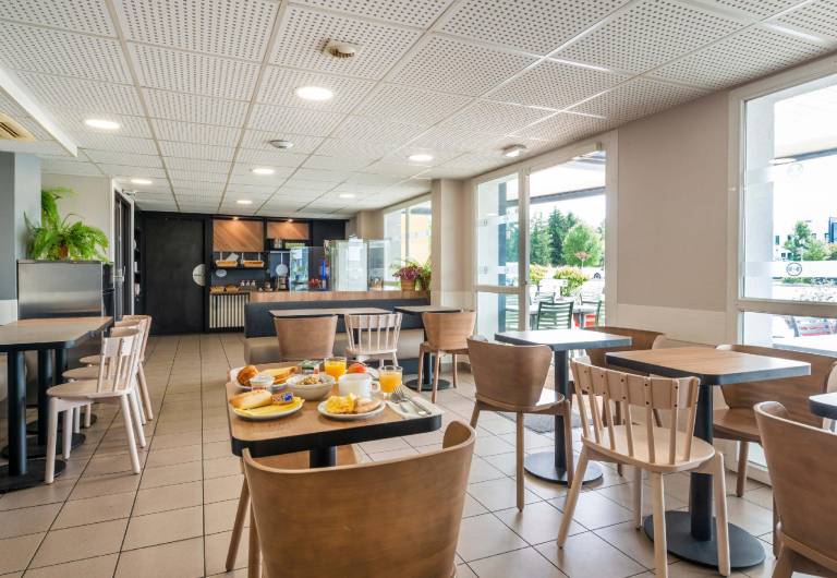 B&B HOTEL Cholet Nord — photo 3