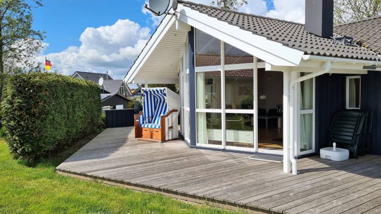 Komfortables, ebenerdiges Ferienhaus direkt an der Ostsee. Ca.200m zum Strand! — photo 2