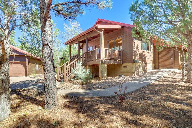 Large Yard, Patio + Gas Grill: Show Low Cabin — photo 3