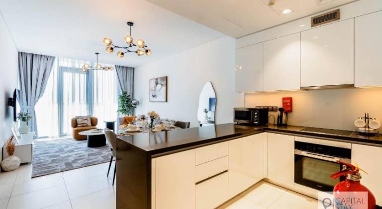 Apartment with private pool in Dubai