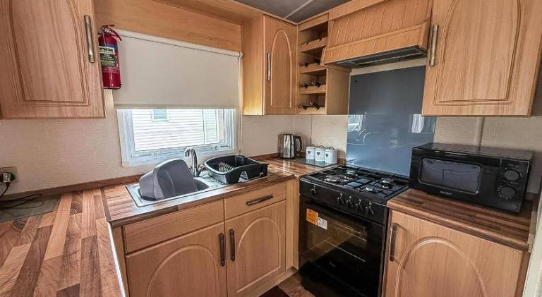 Lovely 8 Berth Caravan At Southview, Skegness, With Lake Views Ref 33066Cl — photo 5