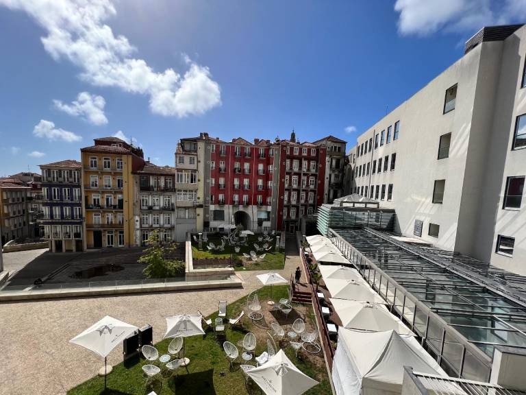 Apartment with patio | Close to Dom Luís I Bridge | Pet-friendly in Porto
