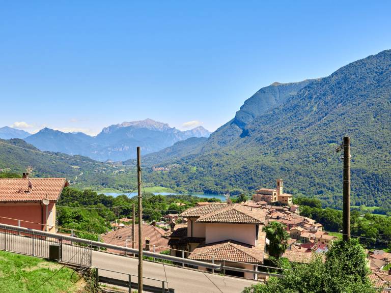 Children-friendly holiday apartment with patio, BBQ & yard | Lake view | Pets are welcome — photo 4