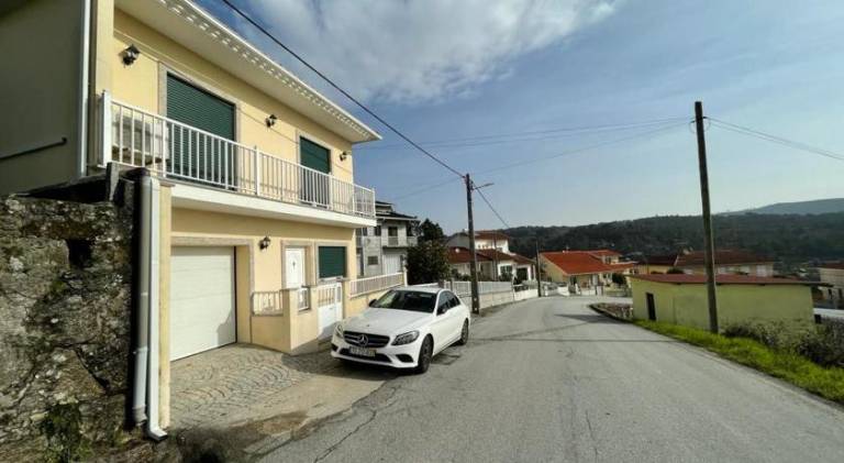 House with barbecue & patio | Pets are welcome in Viseu