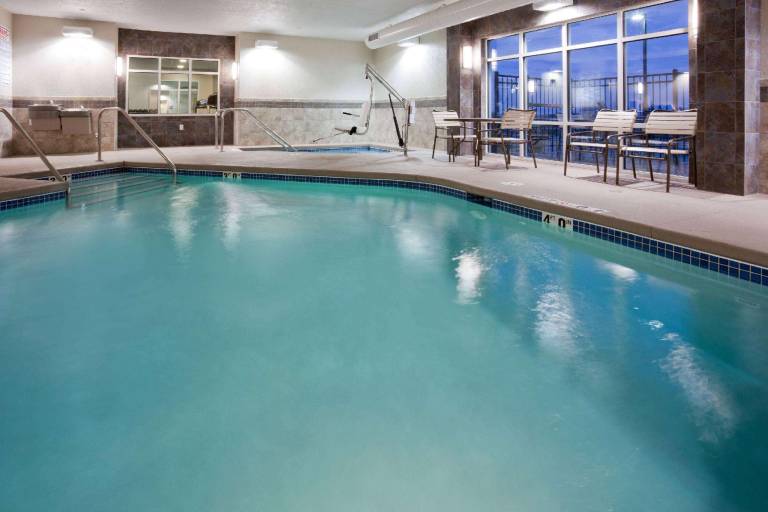 AmericInn by Wyndham Waupun — photo 3
