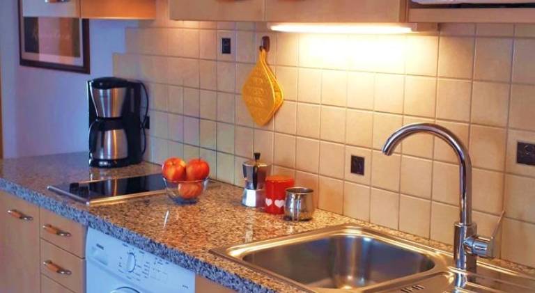 Rental apartment with patio, garden & barbecue — photo 4