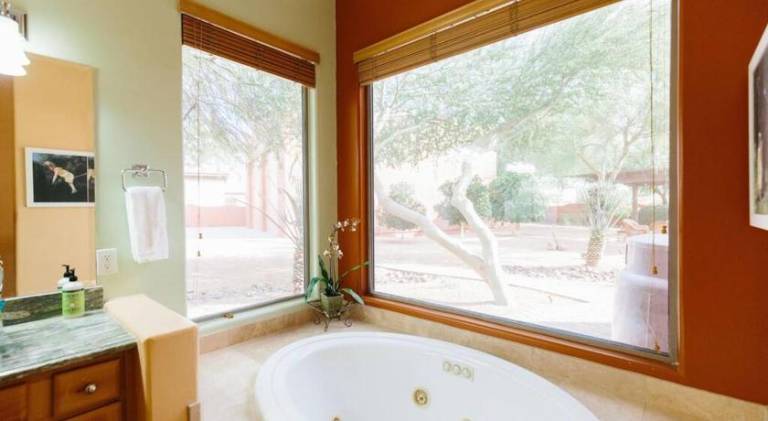 Vacation home with pool & jacuzzi — photo 5