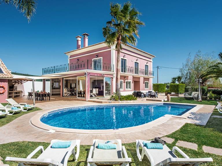 Villa  Tunes