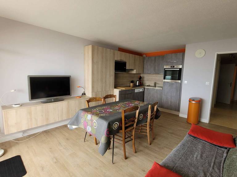 Apartment with 2 rooms for 6 persons — photo 3