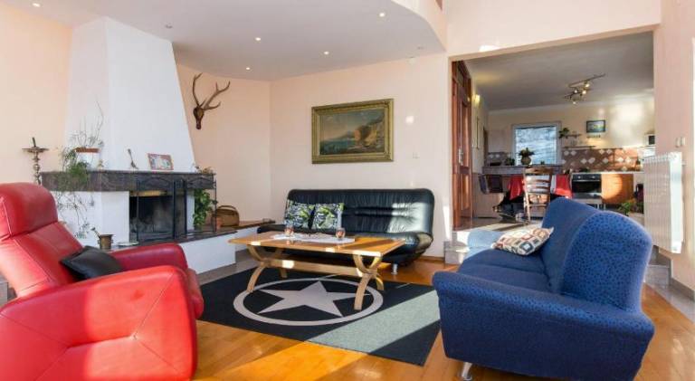 Holiday apartment with pool — photo 4