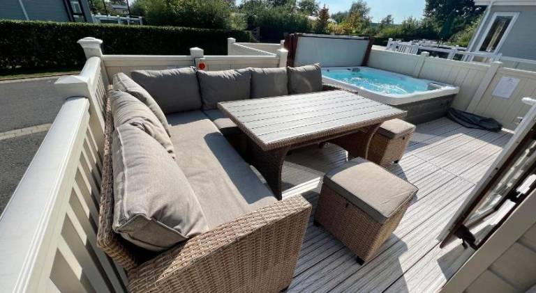 House with pool & hot tub in Cirencester