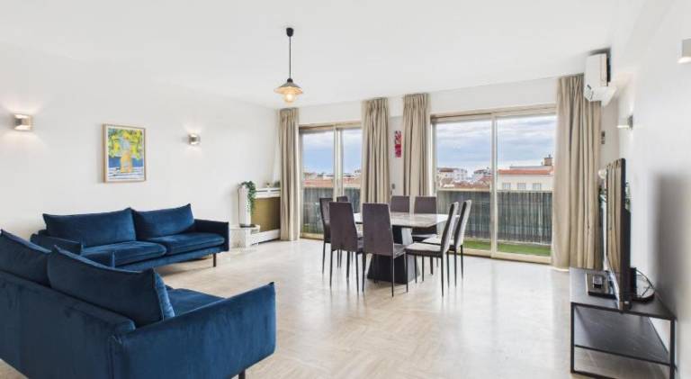 Apartment with patio in Mougins