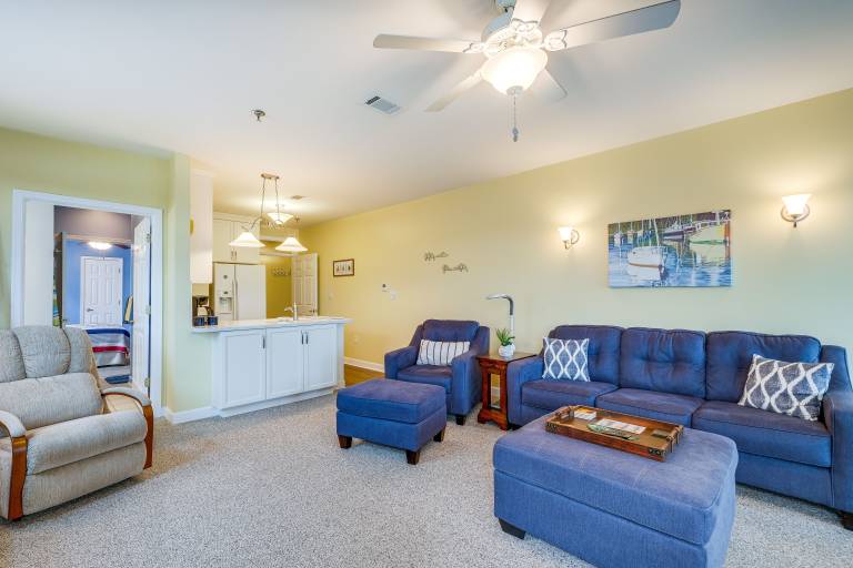 Condo Huddleston