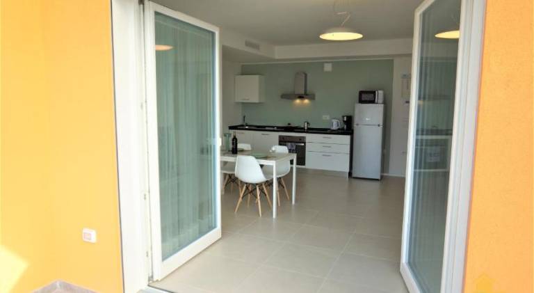 Apartment with 1 room for 5 persons — photo 2