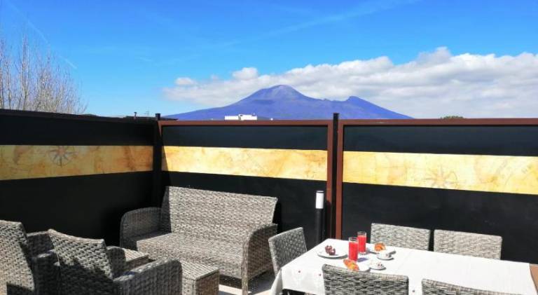 Rental apartment with terrace | Pet-friendly in Pompei