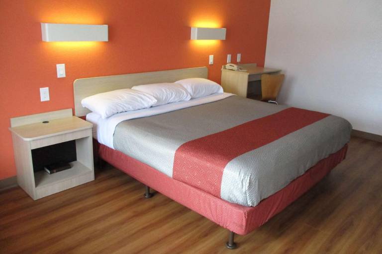 Travelodge by Wyndham Lansing — photo 4