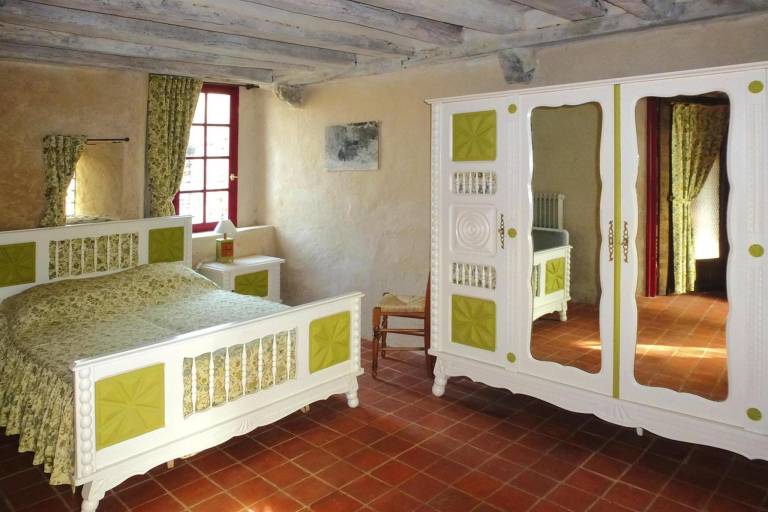 Family-friendly lovely castle with terrace & yard | Pets allowed — photo 2