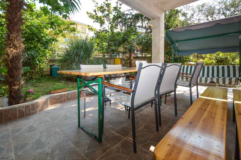 Holiday apartment with private pool, garden & barbecue | Pet-friendly — photo 3