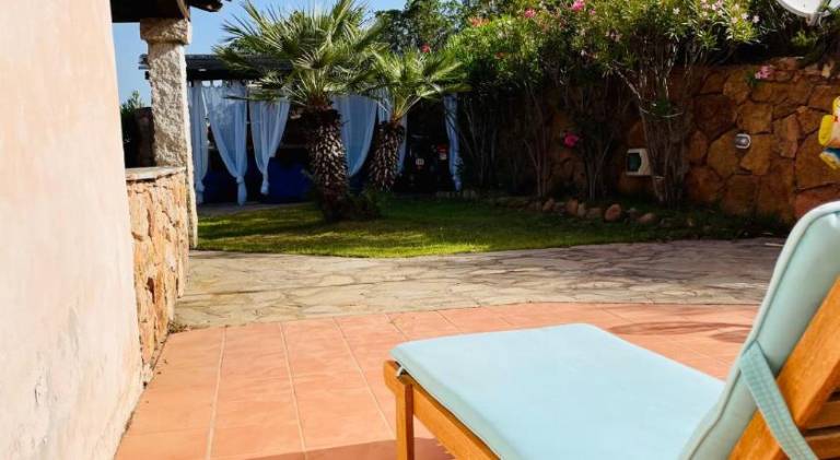 Vacation home with patio, grill & garden — photo 4