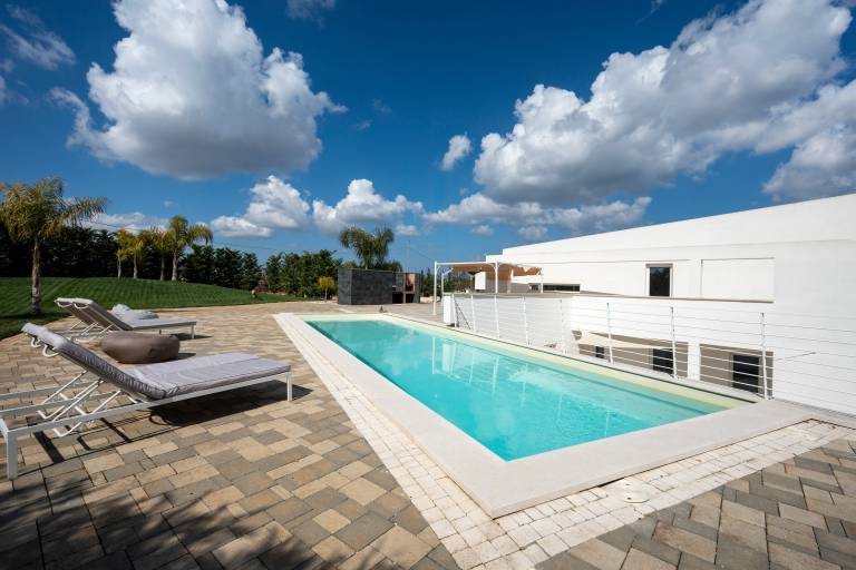 Villa with grill, private pool & garden | Garden view — photo 3