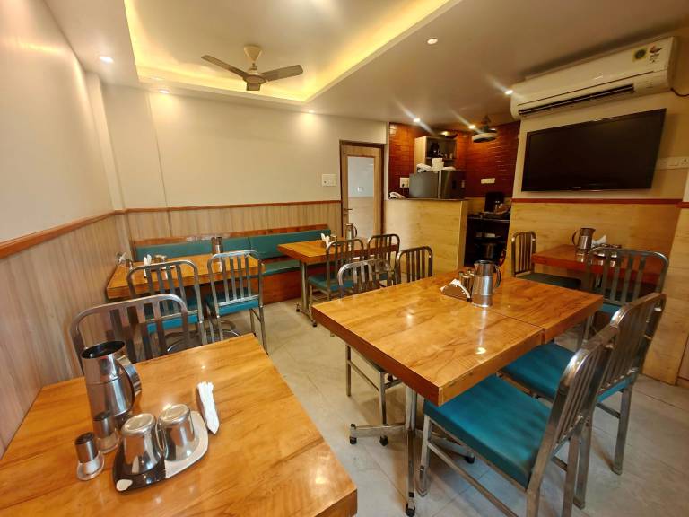 WOODEN PARK HOTEL — photo 2