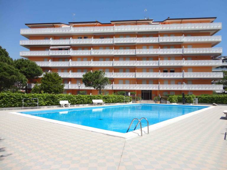 Holiday apartment with pool and view of the beach — photo 2