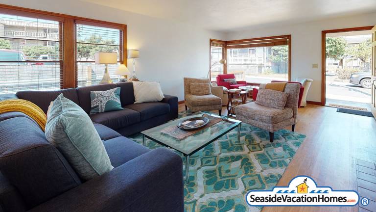 Child-friendly vacation home with hot tub & garden | City view | Beach nearby | Pet-friendly — photo 3