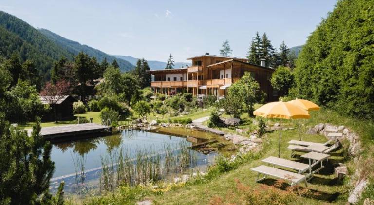 Apartment with yard, sauna & patio | Ski nearby | Dogs allowed — photo 5