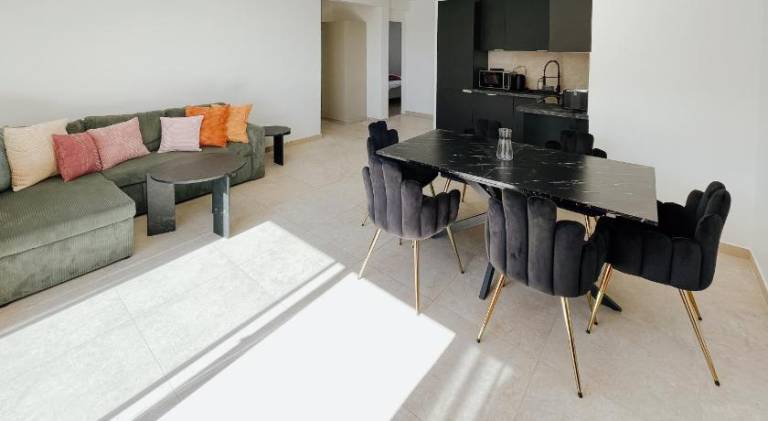 Nice holiday apartment with terrace | Near Promenade des Anglais | Next to the beach | Pets allowed in Thiers