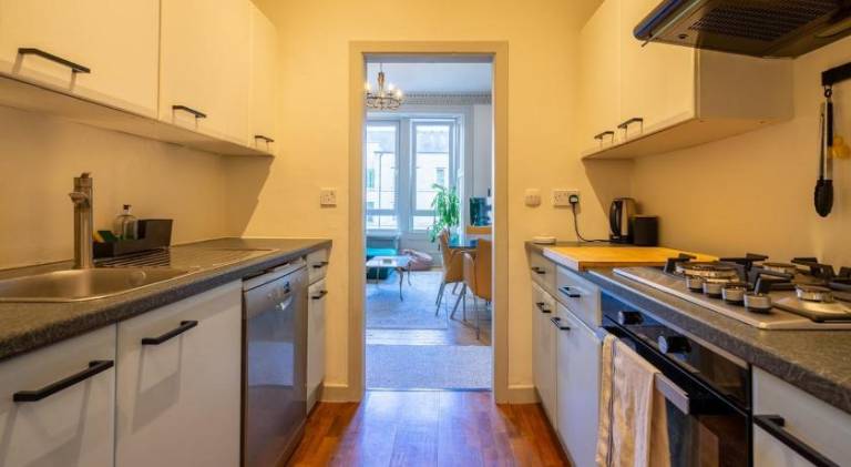 Apartment with 2 rooms for 5 persons — photo 2