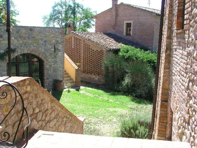 Rental apartment with pool & grill — photo 5