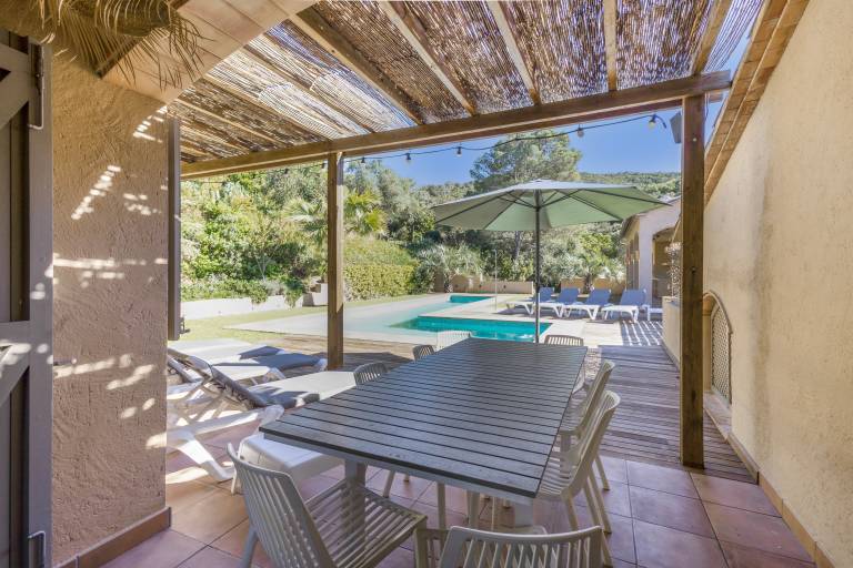 Villa with Garden and Pool 1000 Meters from the Beach — photo 3