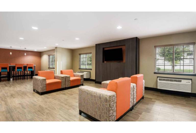Studio 6 Suites Hinesville, GA — photo 2