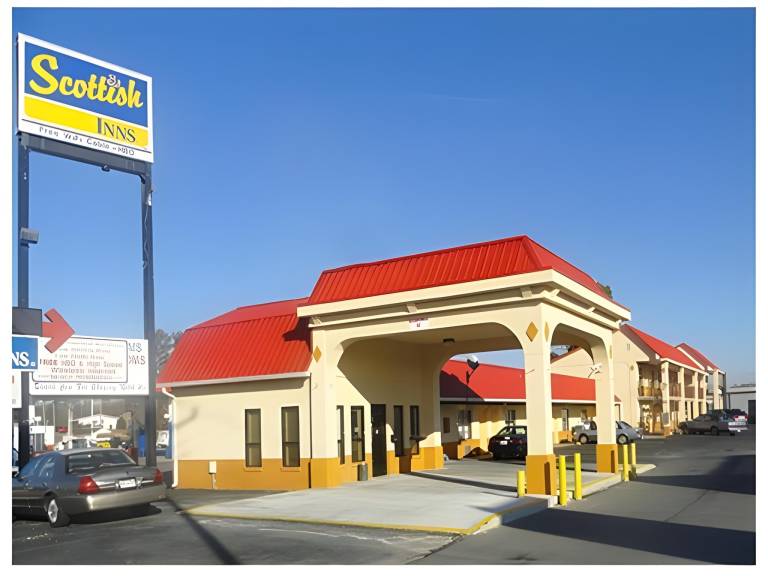 Travelodge by Wyndham Calhoun South I-75 in Calhoun, GA