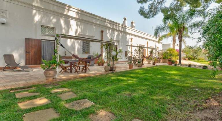 Vacation home with barbecue, garden & patio — photo 4