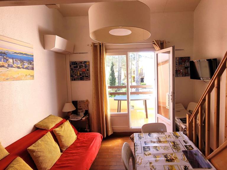 Holiday apartment with barbeque & pool in Agde
