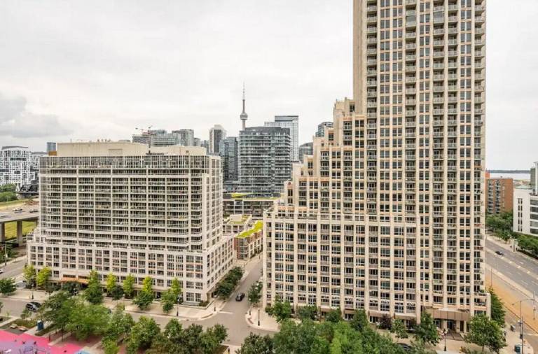 Condo  Toronto Islands