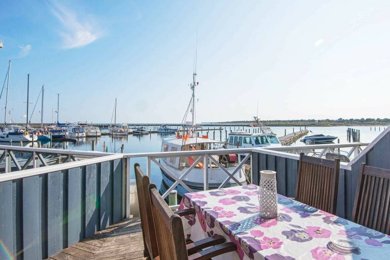 Vacation home with patio & barbecue — photo 4